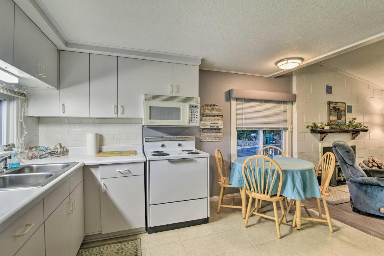 East Tawas Cabin With Lake Huron Access And Views Ngoại thất bức ảnh