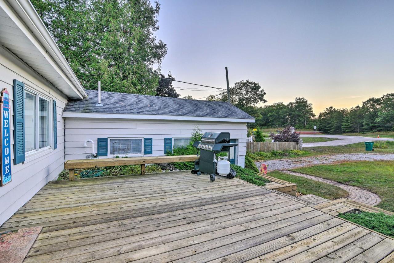 East Tawas Cabin With Lake Huron Access And Views Ngoại thất bức ảnh